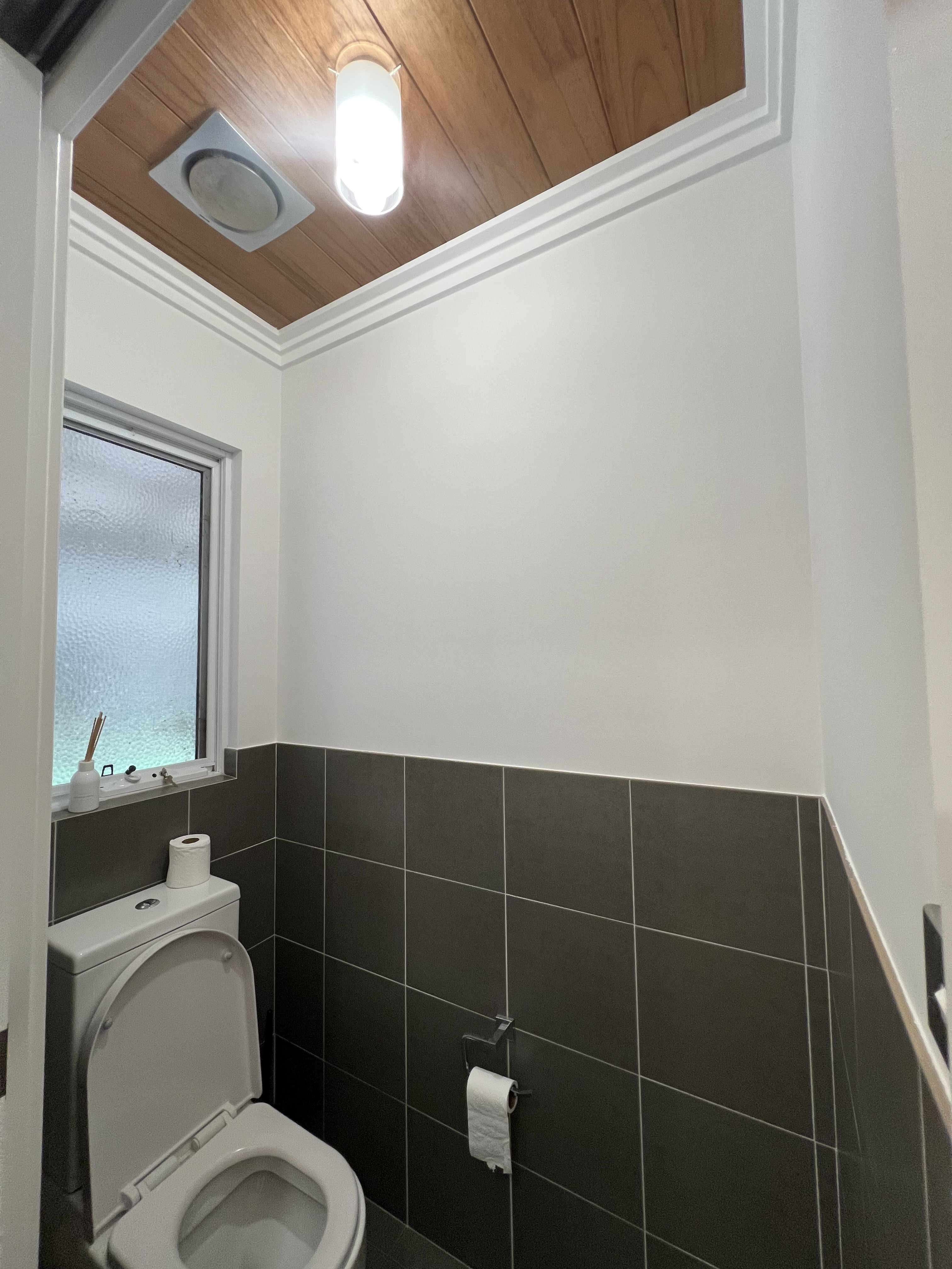 Lumina Painting interior bathroom details
